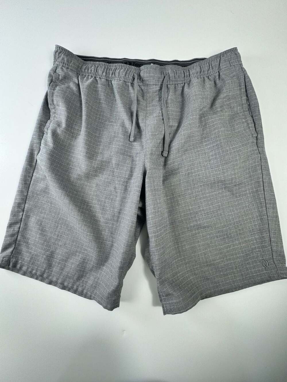 Hang Ten Men's Elastic Waist Plaid Walkshorts